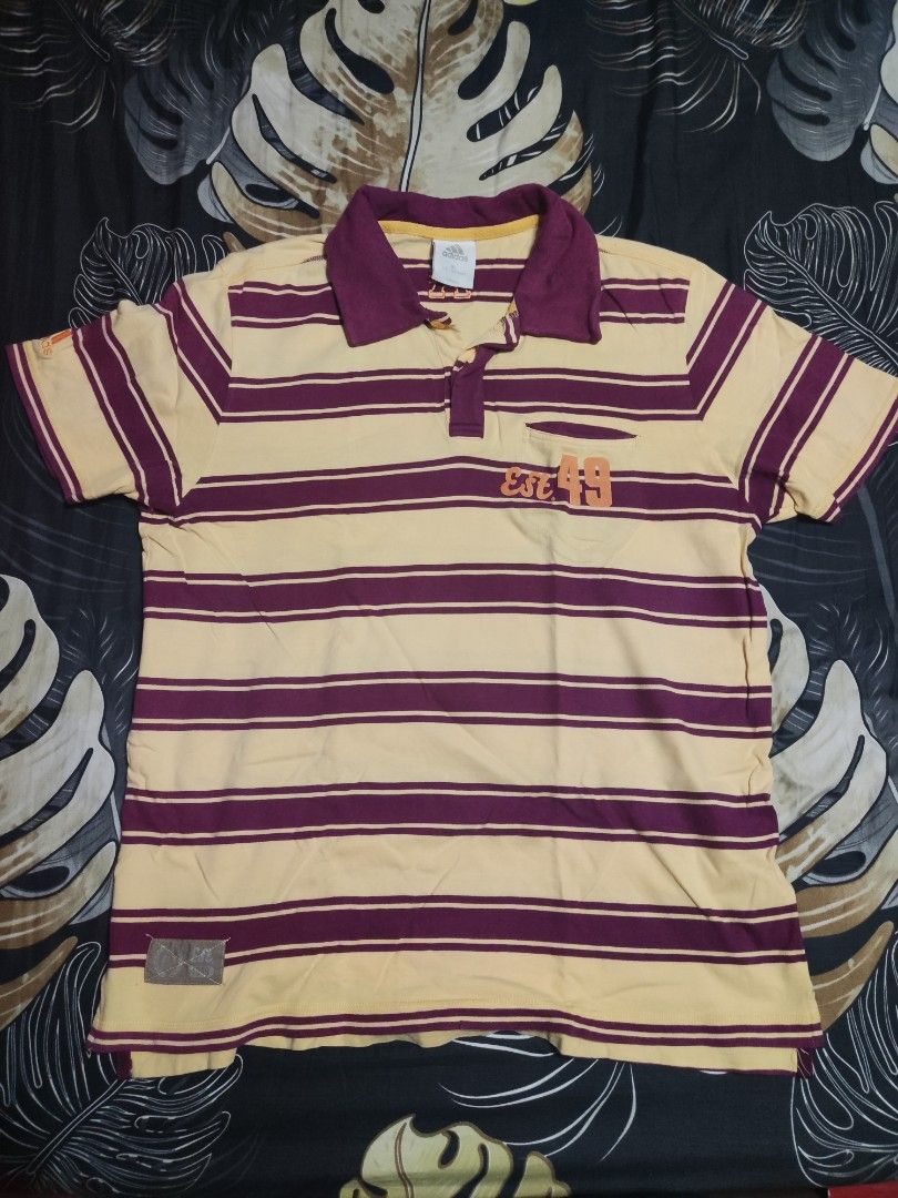 Adidas Stripe Polo Shirt (Category: Activewear) located in Quezon City. Submitted by y4ido (Listing ID 1431640835, Image 1). Description: No flaws/issue Nakatambak lang Loc: Frisco/Commonwealth.