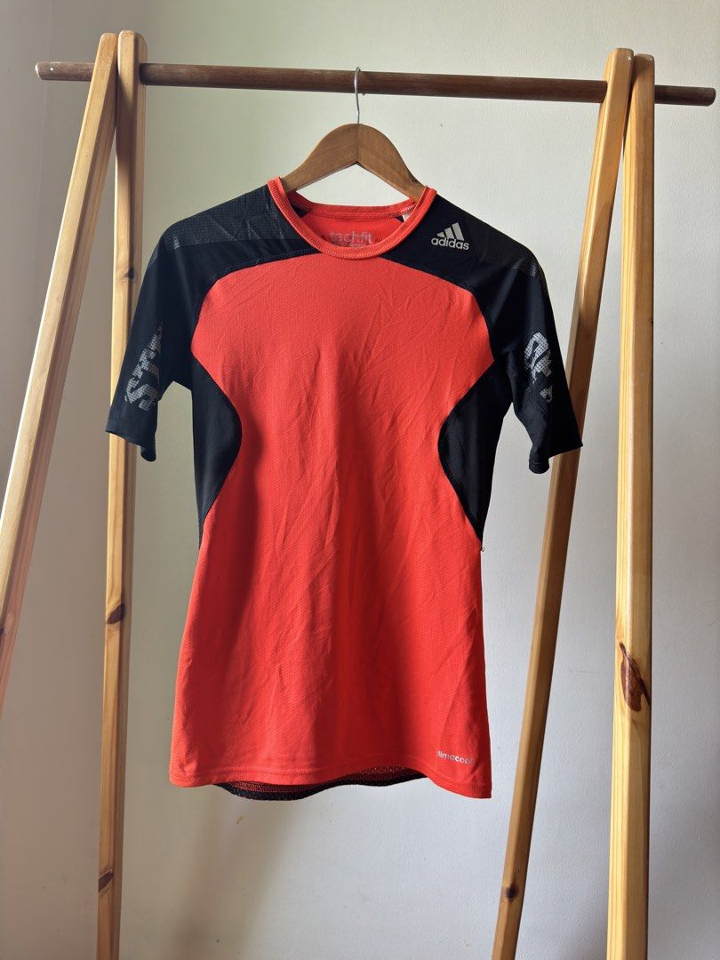 Adidas Techfit Shirt (Category: Activewear) located in Makati City. Submitted by thiftdirection (Listing ID 1431660653, Image 1). Description: Adidas Techfit Shirt (Stretchable) Dimes: 17x27 fit Medium to Large 650 DM to claim or inquire Panapton.ph is not affiliated with, endorsed by, or officially connected to any of the brands featured. All trademarks and brand names are the property of their respective owners. Items are pre-owned and sourced 