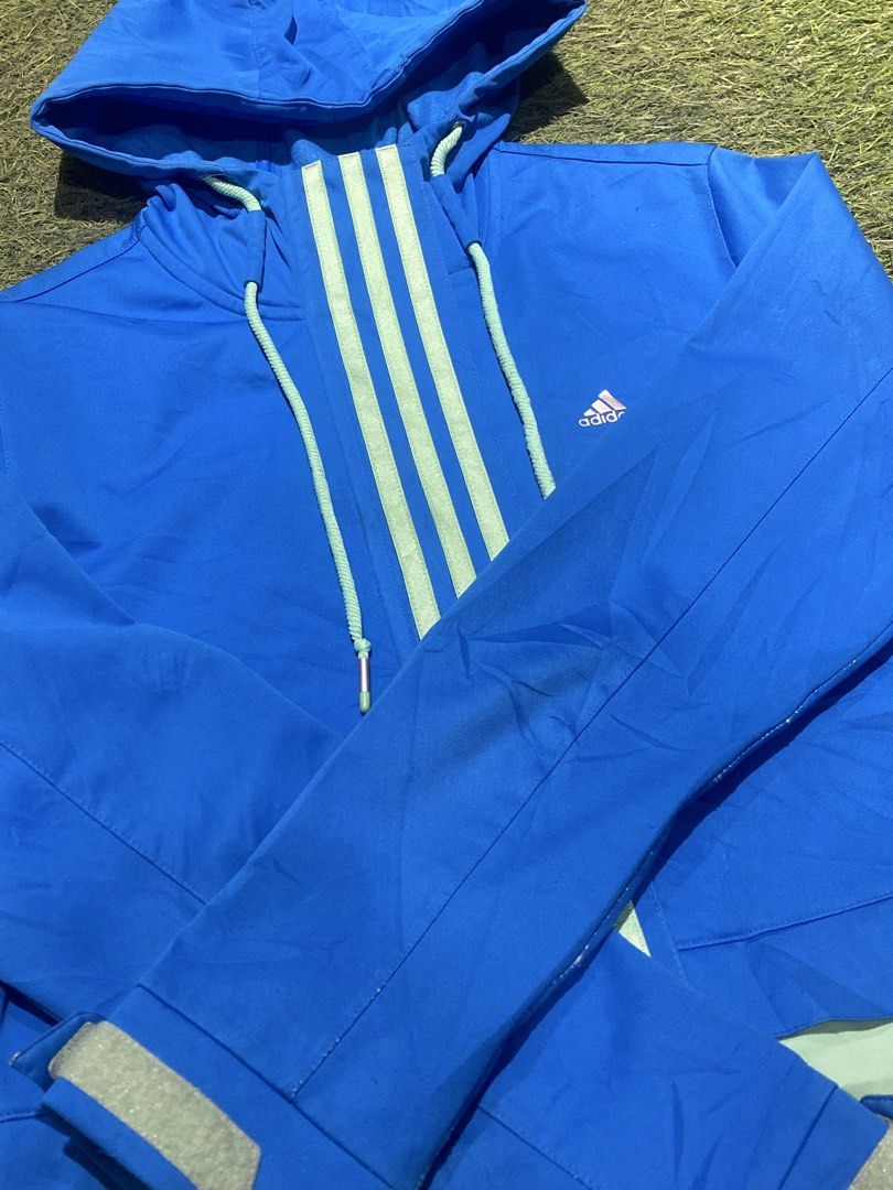 Adidas Windbreaker (Category: Activewear) located in Dasmarinas. Submitted by takuya_ (Listing ID 1431572203, Image 2). Description: Adidas windbreaker Size: L 📍Gentri Cavite Legit and Authentic @off.the.rack.otr formore.