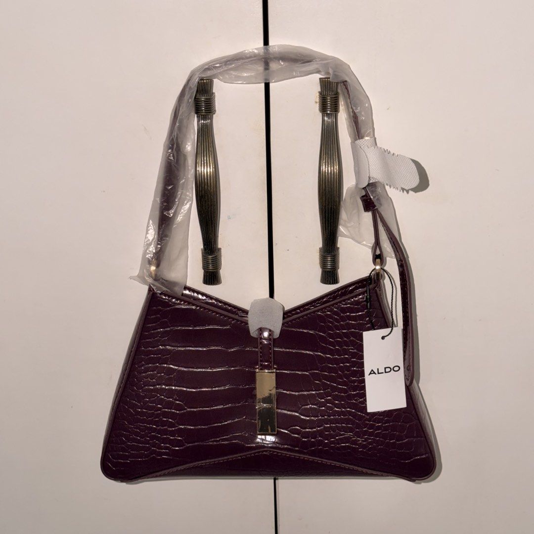 Aldo Julietta Two-way Shoulder Bag (Category: Shoulder Bags) located in San Fernando. Submitted by aikish (Listing ID 1431754334, Image 1). Description: ‼️PAYMENT FIRST‼️📍Dasmariñas, Cavite manage your expectations, what you see is what you get. Authentic from US Rfs decluttering Can do Lalamove/J&T MOP Gcash/BankTransfer.