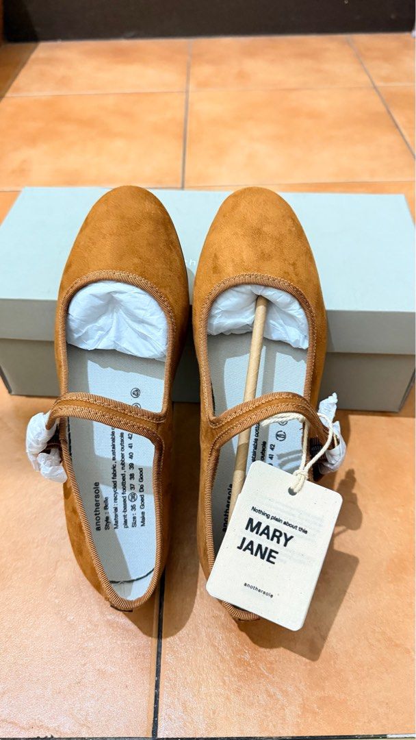 Another Sole Flats (Category: Flats & Sandals) located in Makati City. Submitted by assorted_items88 (Listing ID 1431617270, Image 2). Description: 💯 Brand New – Never Used (With tag, box, and complete packaging) 👡 Details: • Brand: Another Sole • Style: Mary Jane • Color: Caramel • Size: 35/36 • Material: Soft suede finish • Comfortable & lightweight – perfect for everyday wear 🔥 Selling Price: 5,500.00.