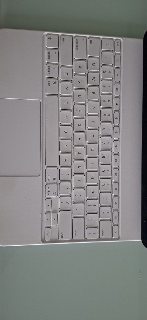 Apple Magic Keyboard - White452906887666749440
