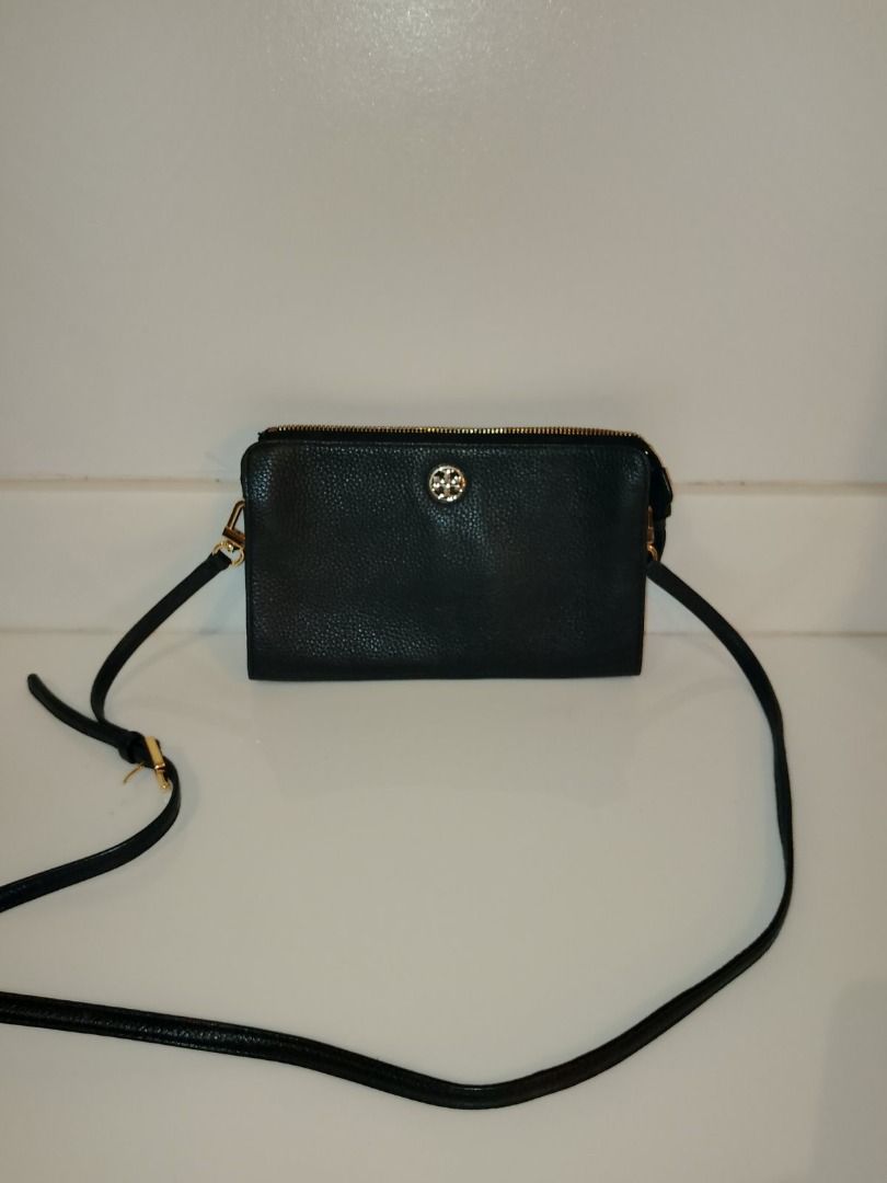 [AUTHENTIC] Tory Burch Bombe Shrunken Crossbody - Black Pebbled Leather (Category: Luxury Bags & Wallets) located in Consolacion. Submitted by sure1on2 (Listing ID 1431749749, Image 2). Description: The perfect "go-everywhere" bag. This Tory Burch Bombe Shrunken crossbody is crafted from luxurious, soft pebbled leather and features the iconic embossed double-T logo. It’s compact but surprisingly roomy enough for your phone, keys, and a small wall