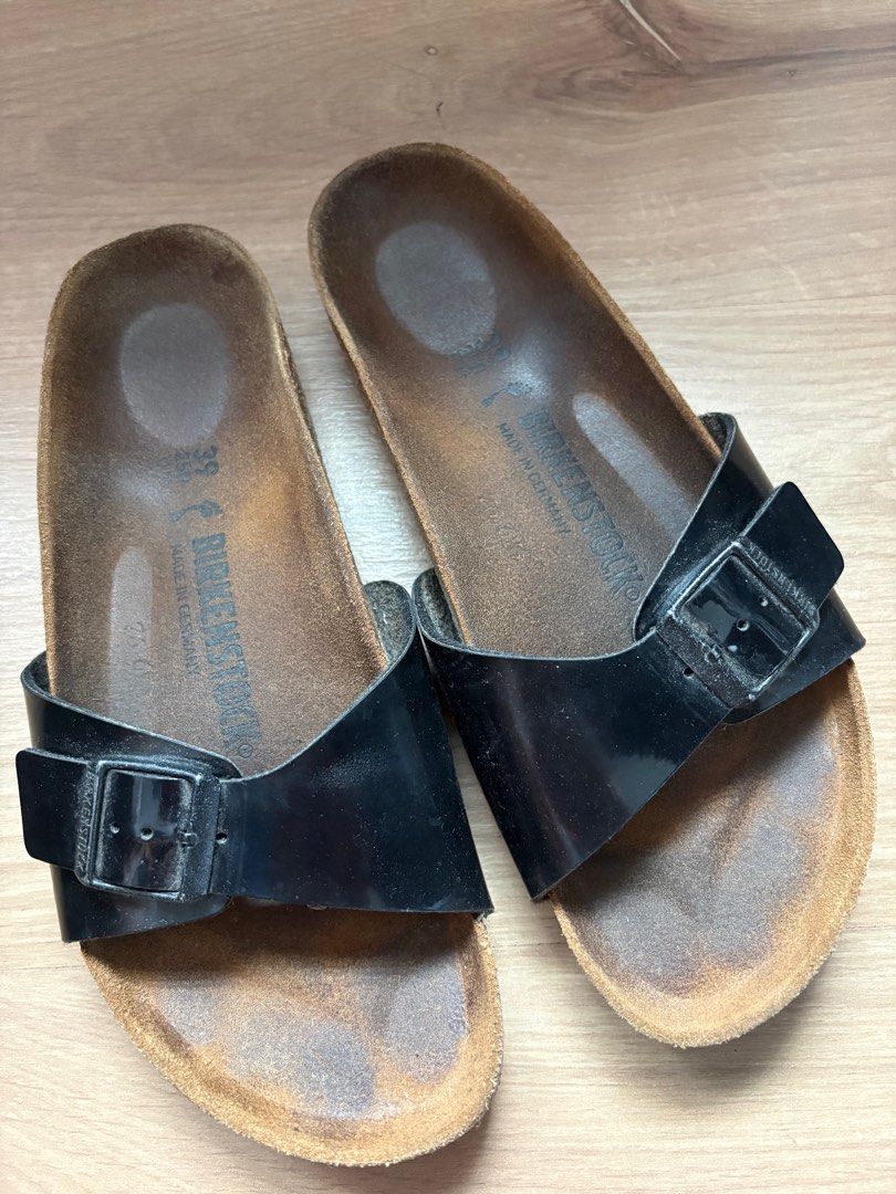 Birkenstock Black Patent 39 (Category: Flats & Sandals) located in Taguig. Submitted by nesafisha (Listing ID 1431597123, Image 1). Description: .