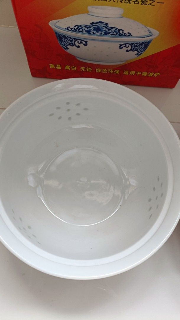 Blue and White Ceramic Bowl with Lid480372388969195521