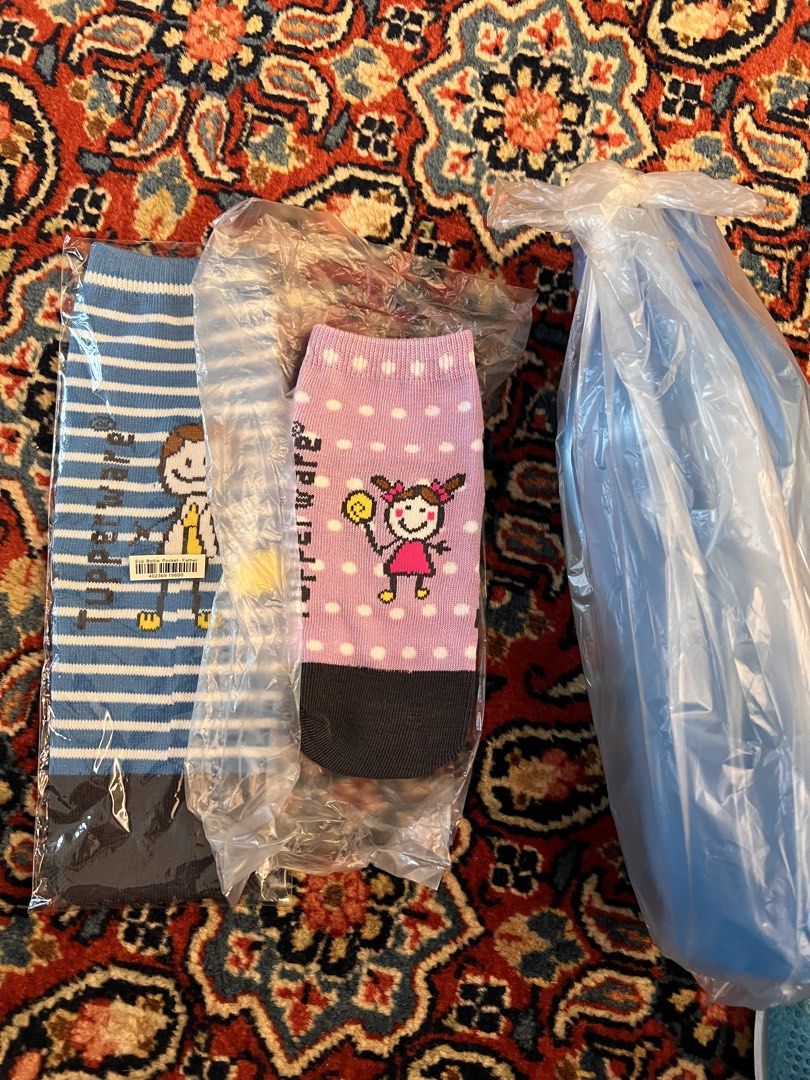 BNIB Tupperware water bottle with sleeve453293049508024322