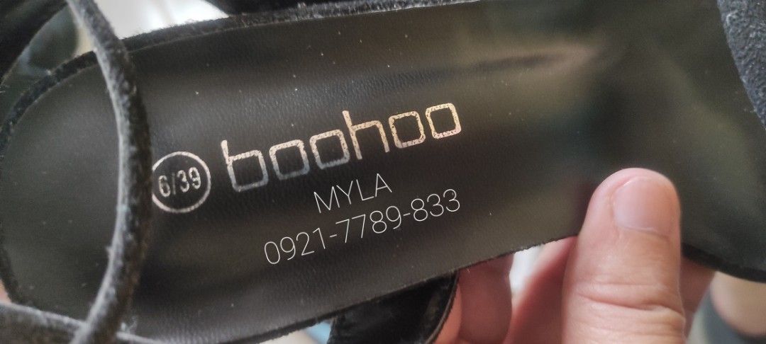 Boohoo Black Sandals Size 6/39 (Category: Flats & Sandals) located in Lucena. Submitted by lucenasecondhanditems (Listing ID 1431791485, Image 3). Description: - Boohoo sandals - Ankle strap and toe strap - Block heel - Size 6/39.