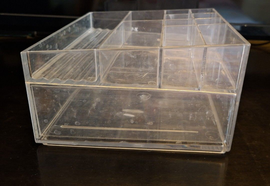 Branded Makeup Organizer with Drawer (Category: Makeup) located in Mandaue City. Submitted by fsmfsm (Listing ID 1431636030, Image 3). Description: -brand : MERCARI - good condition - - Clear acrylic makeup organizer - Multiple compartments for variouscosmetics - Includes a drawer for extra storage - Keeps makeup collection organized - Ideal for keeping make up and accessories neatly arranged.