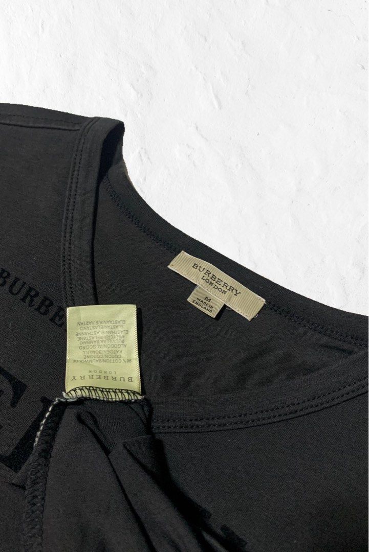 BURBERRY V-NECK SHIRT (Category: Tshirts & Polo Shirts ) located in Cavite. Submitted by aronthrift_ (Listing ID 1431622626, Image 3). Description: BURBERRY V-NECK SHIRT SIZE: MEDIUM ON TAG LENGTH: 29 inch WIDTH: 21 inch COMPLETE TAGS✅ FRESH NECKLINE✅ EXCELLENT CONDITION ✅ NO ISSUE✅ COLOR RATE: 10/10🔥 SOLID DESIGN OMA SEND KO VID ONCE NA INTERESTED KA❗️ 🔴Items are thrifted so please manage your expectation. 🔴Tags and other are details posted. 