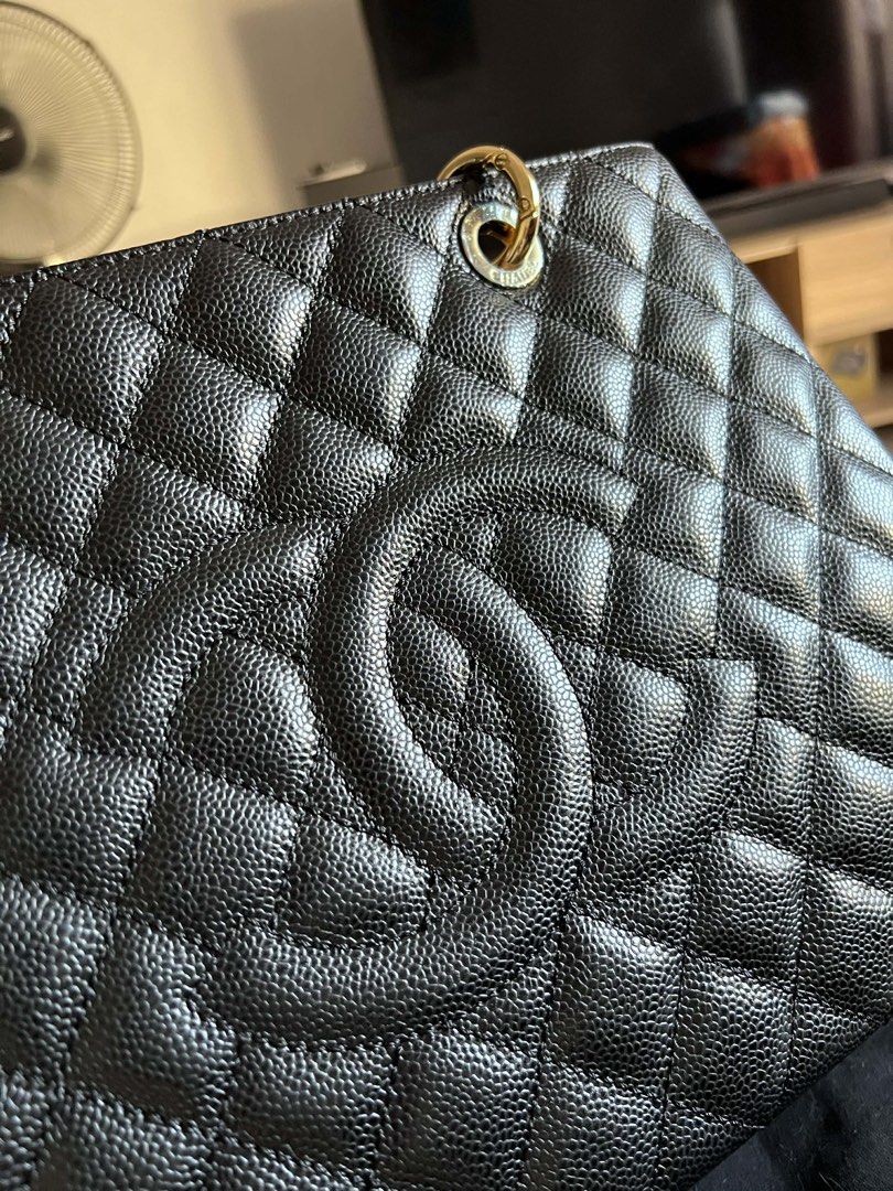 Chanel GST hologram (Category: Luxury Bags & Wallets) located in Manila. Submitted by luxurytreasure.ph (Listing ID 1431765604, Image 3). Description: .