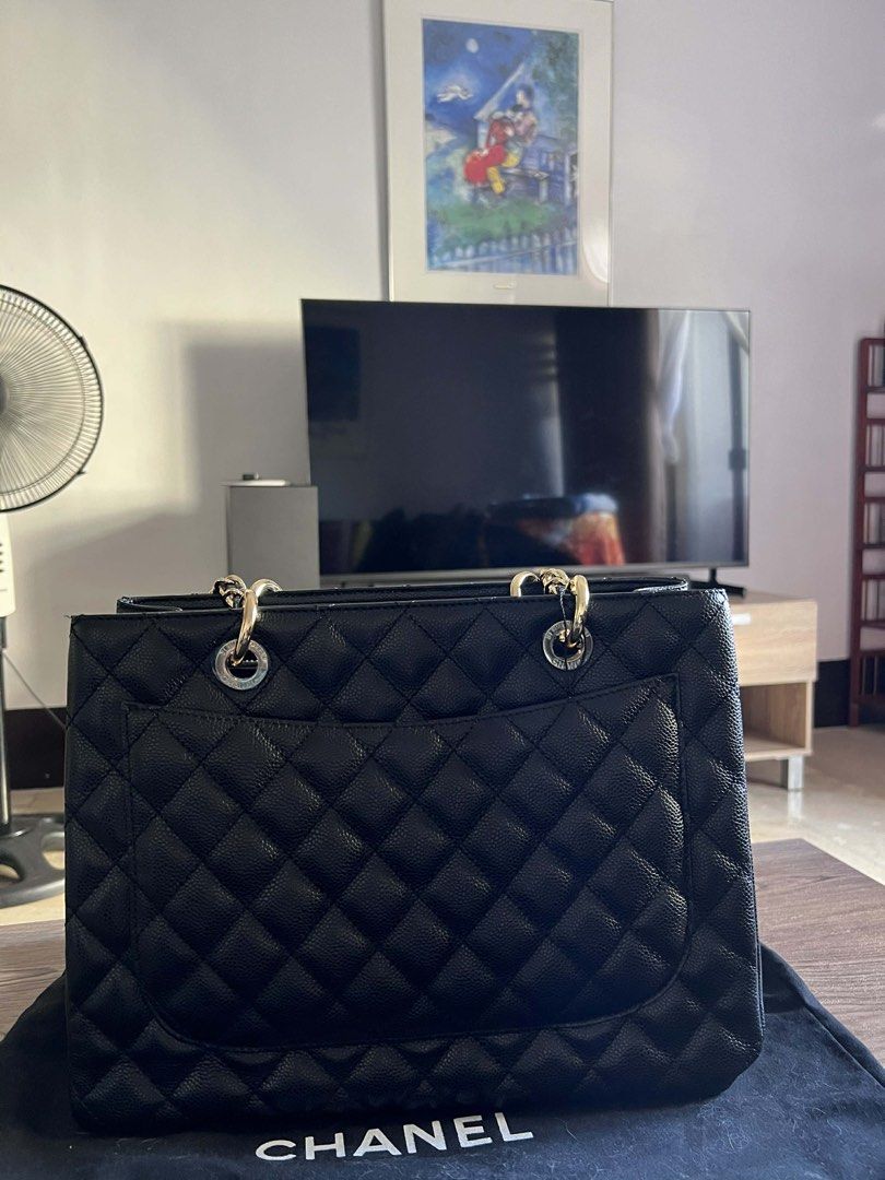 Chanel GST hologram (Category: Luxury Bags & Wallets) located in Manila. Submitted by luxurytreasure.ph (Listing ID 1431765604, Image 2). Description: .