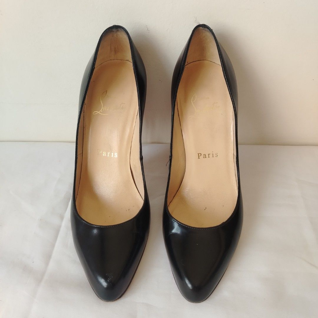 CHRISTIAN LOUBOUTIN HEELS (Category: Heels) located in San Carlos. Submitted by fashiondesancarlos05 (Listing ID 1431662710, Image 2). Description: Size 36.5.