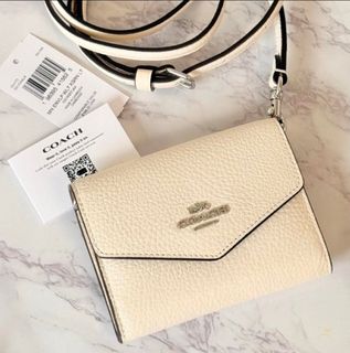 (Category: ) located in . Submitted by trend_boutique (Listing ID 1431711423, Image 1). Description: .