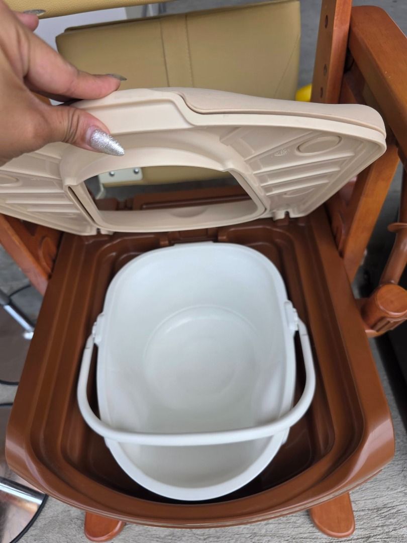 COMMODE CHAIR (Category: Braces, Support & Protection) located in Sablan. Submitted by gongonshelley12 (Listing ID 1431760456, Image 1). Description: PRICE 6000 JAPAN ITEMS COMMODE LIKE NEW.