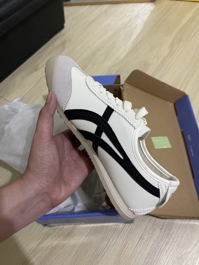 Corolla Size 9 (Category: Sneakers) located in Manila. Submitted by _eahmczz (Listing ID 1431781107, Image 3). Description: BRAND NEW NEVER KO PA PO NAGAMIT 📍SJDM Bulacan.