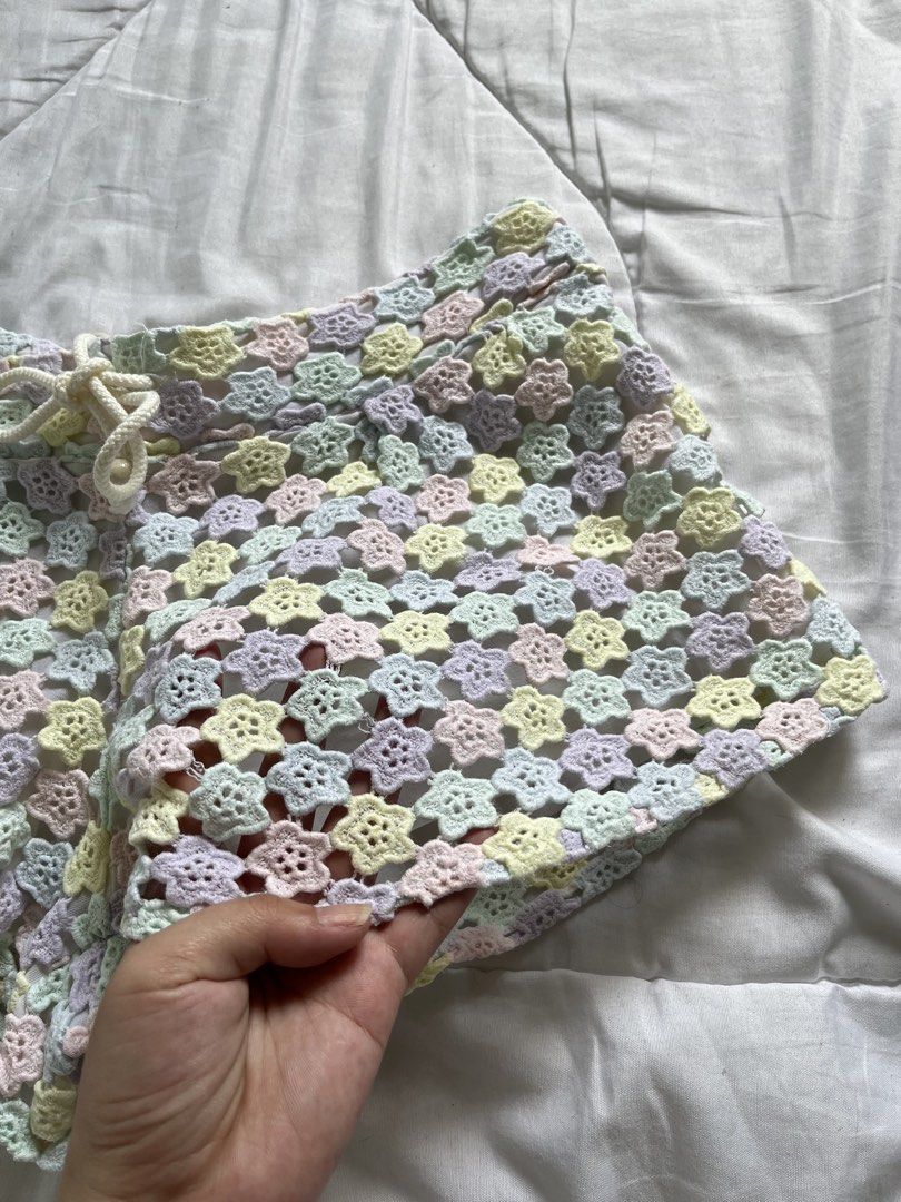 Crochet Pastel Low Cut Shorts (Category: Shorts) located in Cavite. Submitted by siyaara (Listing ID 1431604795, Image 3). Description: Perfect for beach outfit!! low waisttt for sizes see last picture!!! superr cuteee can fit sa 26 ang bewang(however mabalakang).