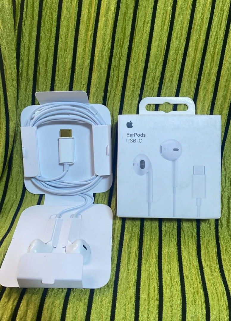 Earpods Usb-c plug and play (Category: Headphones & Headsets) located in Manila. Submitted by milasgadgetph (Listing ID 1431689997, Image 1). Description: .