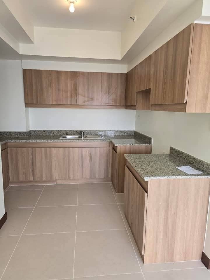 Fairlane Residences 3 Bedroom Unit (Category: Apartments & Condos) located in Pasig City. Submitted by BrokerDorenFerran (Listing ID 1431581817, Image 3). Description: FOR SALE! FAIRLANE RESIDENCES 3-BEDROOM with Parking West Capitol Drive, Kapitolyo Pasig City 3 Bedroom 2 bathroom 81.50 sqm Unfurnished Master's bedroom facing Ortigas Living Room Balcony Facing Laguna de Bay and Morning Sun High Zone with B3 Parking Slot 15M including CGT Doren F