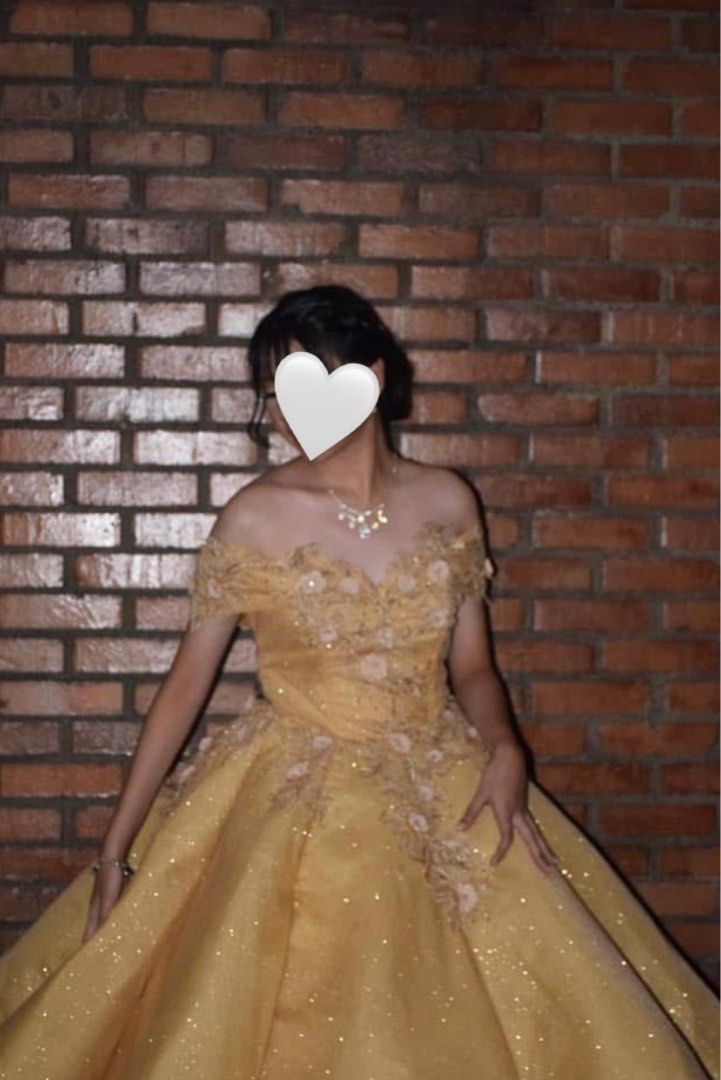 Gold Yellow Off-Shoulder Ball Gown (Category: Evening dresses & gowns) located in Quezon City. Submitted by njdbf (Listing ID 1431618458, Image 3). Description: FS BALL GOWN P3,500 (negotiable) Rfs: Natambak lang sa cabinet -Used twice only (photoshoot & debut) -Petticoat included - adjustable back details - can give freebies since i’m decluttering some of my clothes too Kindly manage your own expectations. Location is QC. .