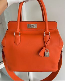 (Category: ) located in . Submitted by luxfashionz (Listing ID 1431724061, Image 1). Description: .