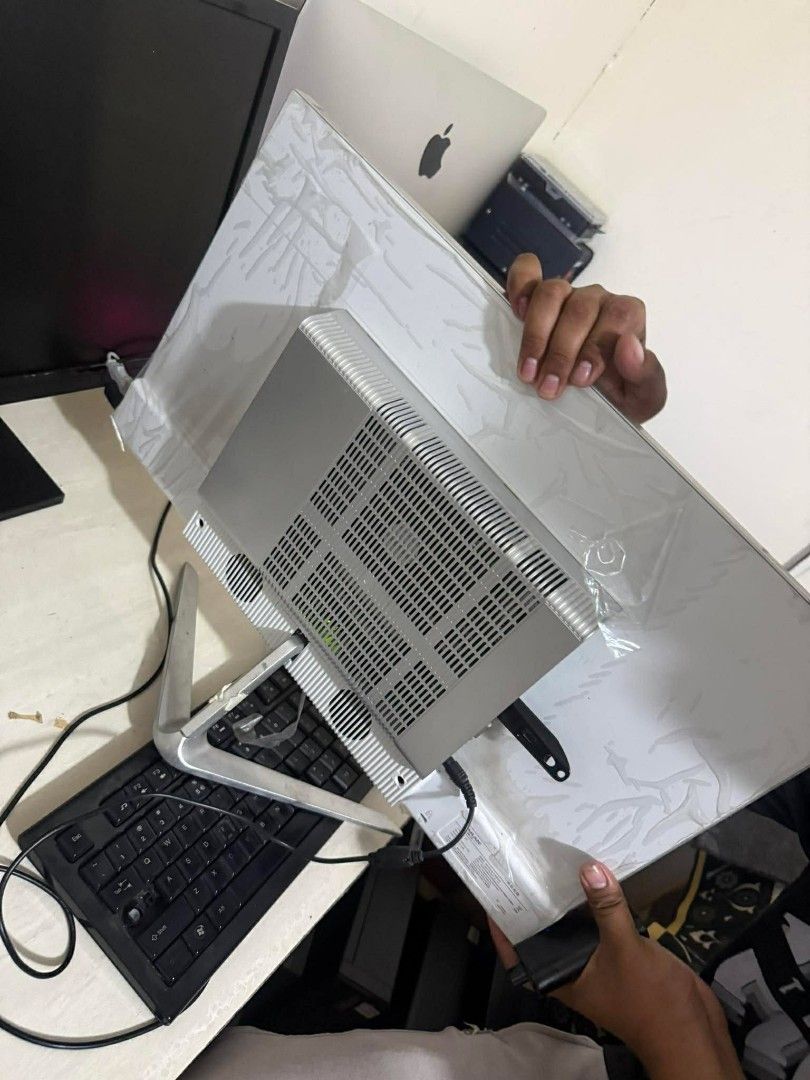 Hailan x6 makinis may plastic pa (Category: Desktops) located in Manila. Submitted by happyearth.953a15 (Listing ID 1431793408, Image 2). Description: Hailan x6 makinis may plastic pa 24 inches All in One PC I5 6th gen 8gb ram 120gb ssd Windows 11 pro OS Ms office installed Free mouse and keyboard Ready to used 💸💸 7,500 Location: San Andres bukid manila Pick up or deliver.