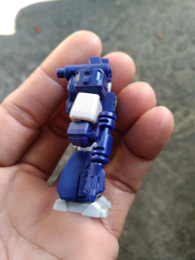 Hasbro 2025 transformers blokees model kit (Category: Action & Battle Toys) located in Quezon City. Submitted by cjwstore (Listing ID 1431793563, Image 2). Description: check more photos.