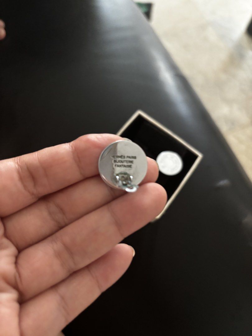 Authentic Hermes Paris Clip earrings (Category: Luxury Accessories) located in Paranaque City. Submitted by dheng07 (Listing ID 1431792064, Image 2). Description: Authentic hermes clip earrings, no flaws!!! Guaranteed authentic!!!.