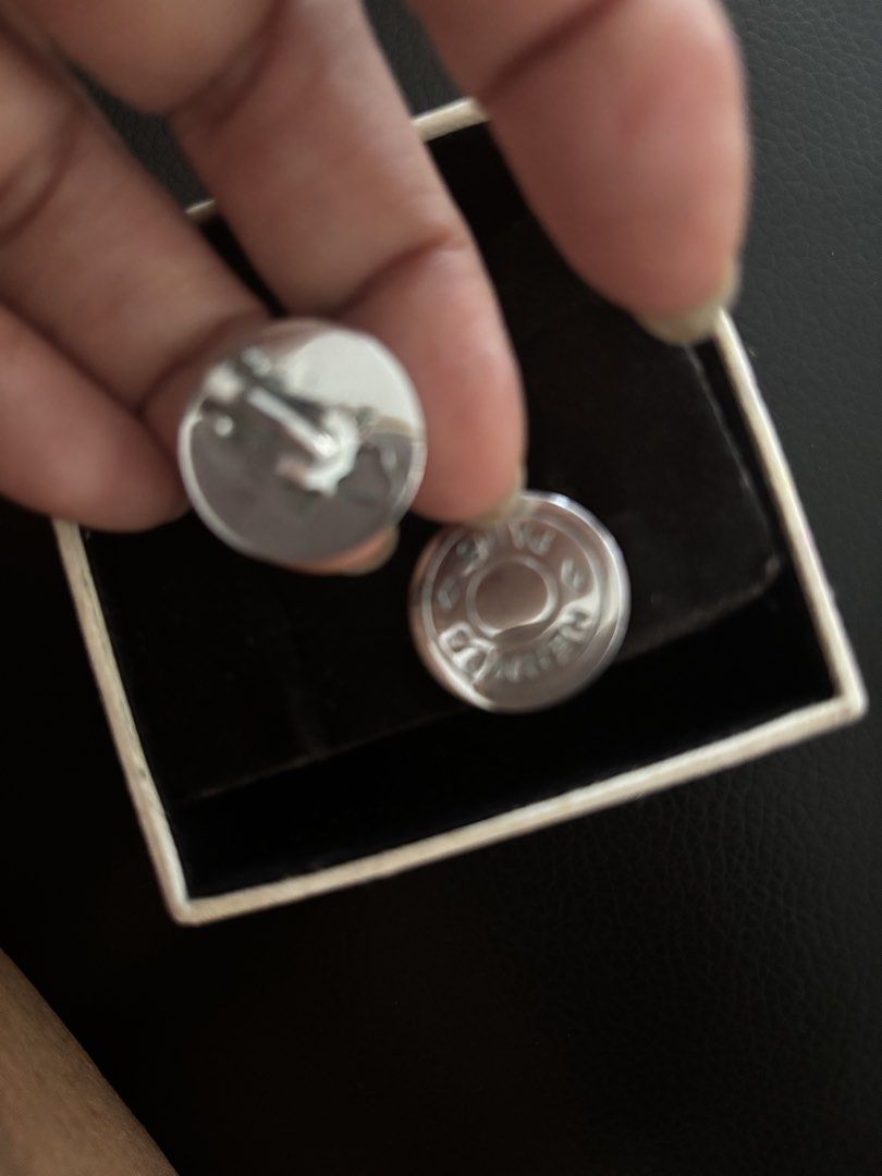 Authentic Hermes Paris Clip earrings (Category: Luxury Accessories) located in Paranaque City. Submitted by dheng07 (Listing ID 1431792064, Image 3). Description: Authentic hermes clip earrings, no flaws!!! Guaranteed authentic!!!.