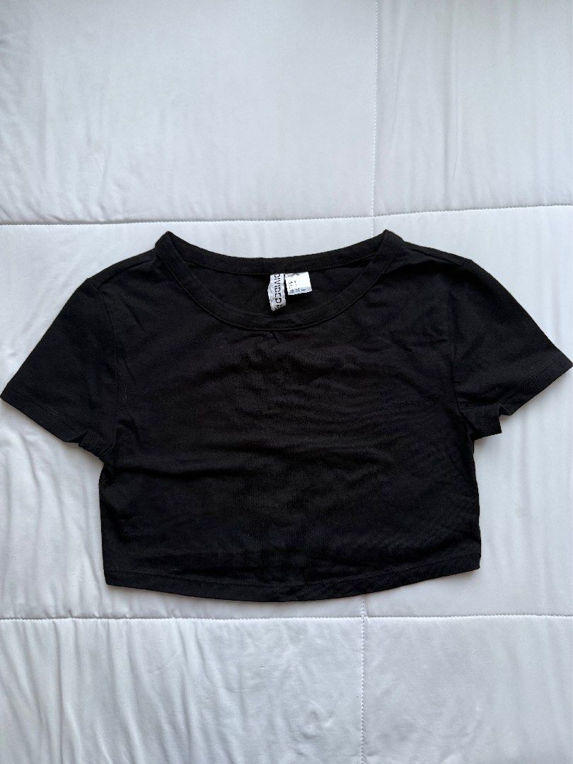 H&M BLACK CROPPED TOP (Category: Shirts) located in Cabuyao City. Submitted by sweethriftph (Listing ID 1417140420, Image 1). Description: - never used - xs-small.