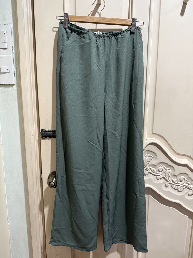 H&M Green Top and Pants Set (Category: Babies & Kids Fashion) located in Manila. Submitted by oceans18 (Listing ID 1431720878, Image 2). Description: H&M green lace top and wide-leg pants set. Size 152-158 (11-13 years old). Tie-up top, elastic waist pants. Brand new with tags..