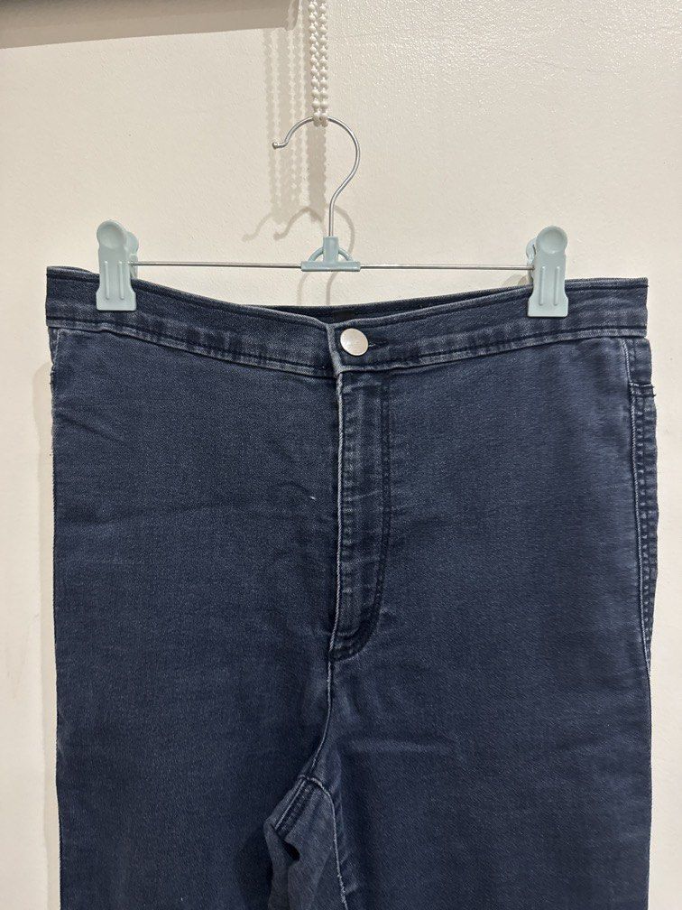 H&M High Waist Jeans (no pockets) (Category: Jeans) located in Quezon City. Submitted by jad__os (Listing ID 1431697235, Image 2). Description: Fits 28-30.