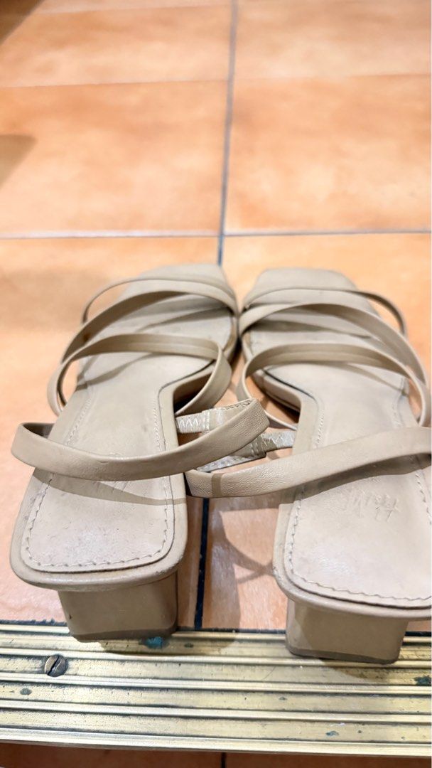 H&M Strappy Block Heel Sandals (Category: Heels) located in Makati City. Submitted by assorted_items88 (Listing ID 1431578053, Image 2). Description: ✨ Size 35 ONLY – for petite/small feet Preloved H&M heeled sandals in nude/beige. • Size: EU 35 • Condition: Used • With visible dirt/stains (can be cleaned) • No major damage, still wearable Simple and elegant design—perfect for casual, office, or dressy outfits..