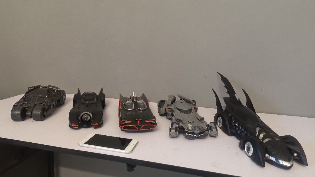 Hot Wheels 1:18 Scale Batman Movie Batmobile Collection Die Cast ...