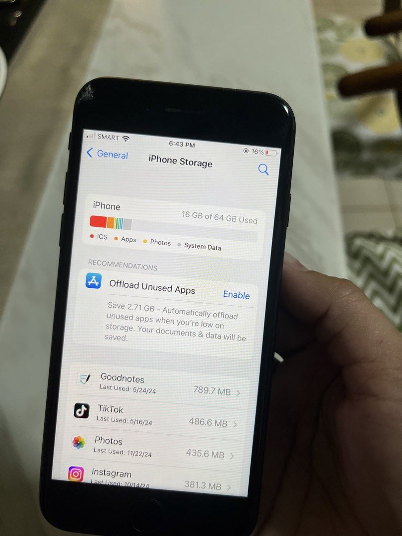 Iphone 8 64GB (Category: iPhone 8 Series) located in Las Pinas. Submitted by aclaojoanne (Listing ID 1431695443, Image 2). Description: .