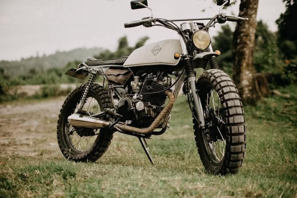 Kawakasi Barako 175 (Category: Motorbikes for Sale) located in Trece Martires City. Submitted by declutterbyedi (Listing ID 1431631423, Image 1). Description: Kawasaki Barako 175 First gen.