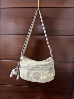 (Category: ) located in . Submitted by all.love.thrift.shop.v2 (Listing ID 1431621720, Image 1). Description: .