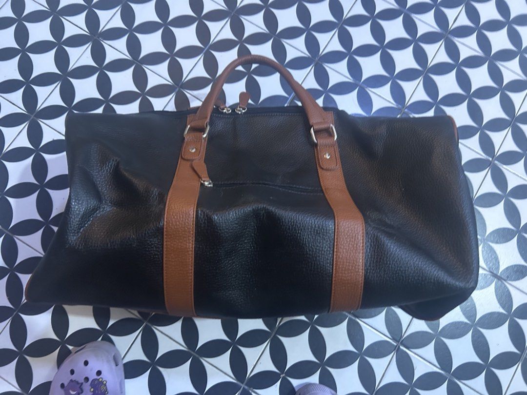 Leather Duffle Bag/Travel Bag (Category: Luxury Bags & Wallets) located in Calapan. Submitted by ramstore11 (Listing ID 1431687956, Image 3). Description: Condition 10/10 Leather No issues (BUYER MUST SHOULDER SHIPPING FEE) MODE OF PAYMENT: BDO/BANK TRANSFER MODE OF DELIVERY: JNT CALAPAN LOC.