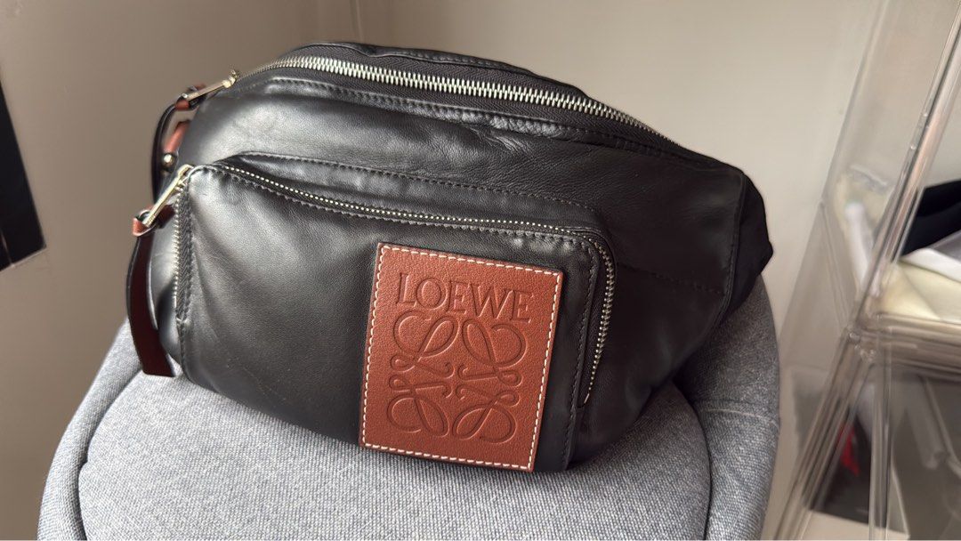 バッグ LOEWE PUFFY BUM BAG Loewe Puffy Bumbag in nappa lambskin (preowned), Luxury, Bags