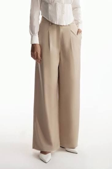 loose presko straight leg pants (Category: Other Bottoms) located in Balanga. Submitted by shadeysh (Listing ID 1431641262, Image 2). Description: comfy, presko, & lightweight! never worn, natambak lang sa closet. fits mid-high waist (depends sa size po ninyo), and for xs-m (stretchy) dont hesitate to pm if u have any questions or want to nego po.