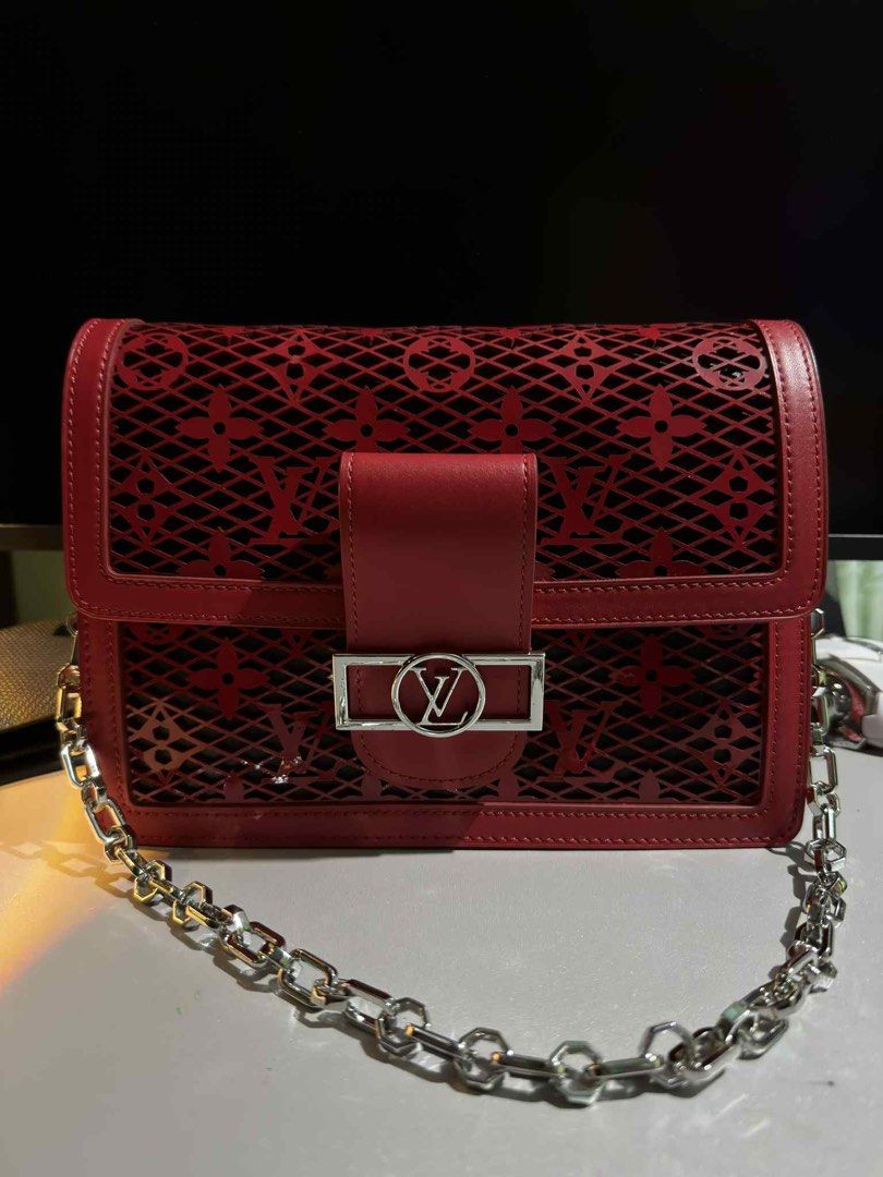Lv Dauphine (Category: Luxury Bags & Wallets) located in Cabuyao City. Submitted by gerliecloset20243 (Listing ID 1431603764, Image 1). Description: Complete inclusion (replacement dustbag) Date Coded Lightly used Material: Patent Leather and Cowhide Trim Last price upon request Ukay only .
