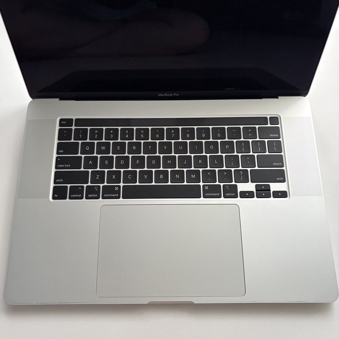 MacBook Pro 16-inch, 2019, Silver454246721253560321