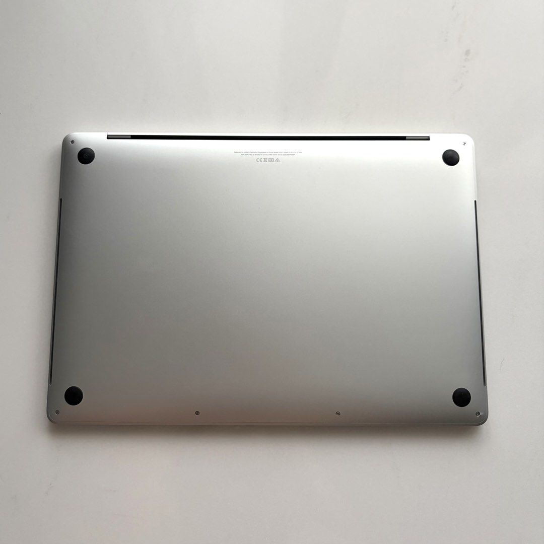 MacBook Pro 16-inch, 2019, Silver454246721253560322