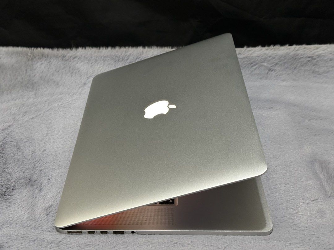 MacBook Pro 2015 15inch 16/512 Intel core i7 (Category: Laptops & Notebooks) located in Manila. Submitted by keenan_02 (Listing ID 1431784127, Image 3). Description: 𝐅𝐎𝐑 𝐒𝐀𝐋𝐄 𝐌𝐚𝐜𝐁𝐨𝐨𝐤 𝐏𝐫𝐨 𝟐𝟎𝟏𝟓 𝟏𝟔/𝟓𝟏𝟐 𝟏𝟓𝐢𝐧𝐜𝐡 𝐈𝐧𝐭𝐞𝐥 𝐂𝐨𝐫𝐞 𝐢𝟕 𝐂𝐨𝐧𝐝𝐢𝐭𝐢𝐨𝐧 : used 𝐏𝐫𝐨𝐜𝐞𝐬𝐬𝐨𝐫 : 2.2 GHz Quad-Core Intel Core i7 𝐆𝐫𝐚𝐩𝐡𝐢𝐜𝐬 : Intel Iris Pro 1536 MB 𝐌𝐞𝐦𝐨𝐫𝐲 : 16 GB RAM 𝐒𝐭𝐨𝐫𝐚𝐠𝐞 : 512 GB 𝐂𝐨𝐥𝐨𝐫 : Silv