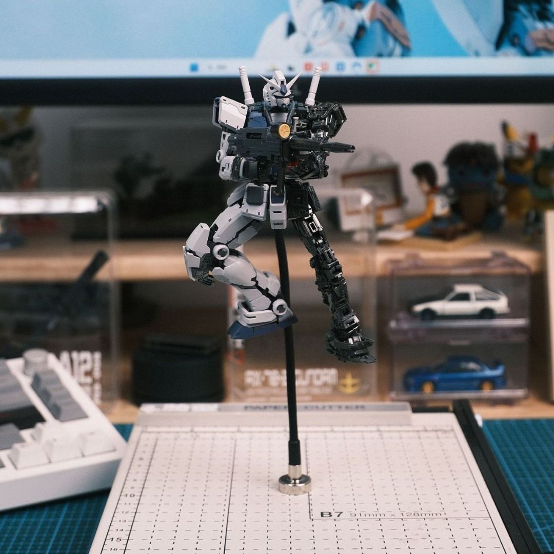 Magnetic Display Gooseneck Arm with Clamp & 2mm (M2) Screw for Action Figures Gundam Gunpla SD HG RG Plamo (Category: Gundam Model Kits) located in Singapore. Submitted by suntrailerhobby (Listing ID 1431760010, Image 6). Description: Designed for hobbyists. This tool is specifically built to hold Action Figures or Gundam (Gunpla) kits using either a traditional clamp or a more secure M2 (2mm) screw mount. Magnetic Base: Features an ultra-strong 