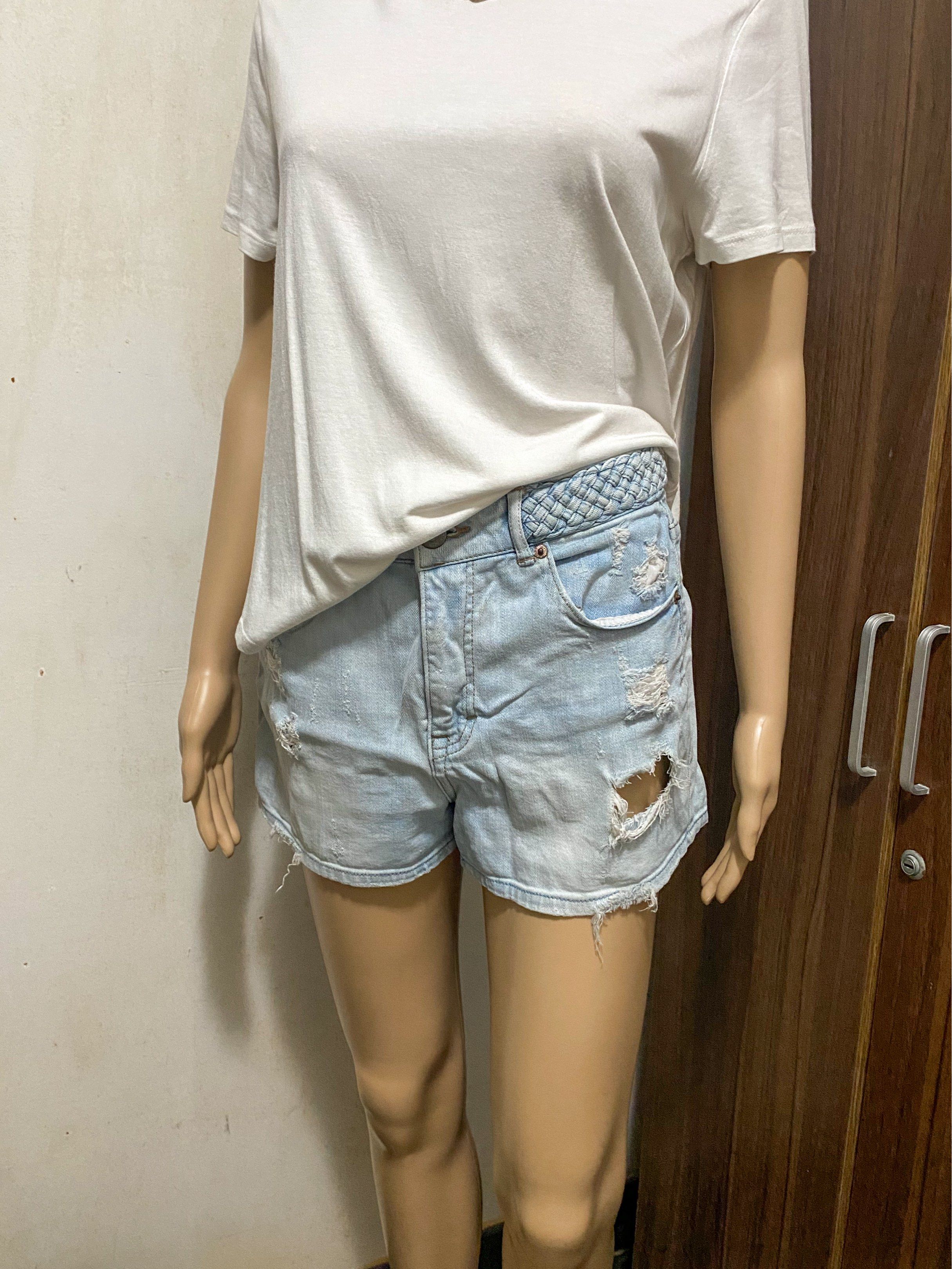 Denim Twisted Waist Shorts (Category: Shorts) located in Manila. Submitted by passmystyle (Listing ID 1431725830, Image 2). Description: Size US 4.
