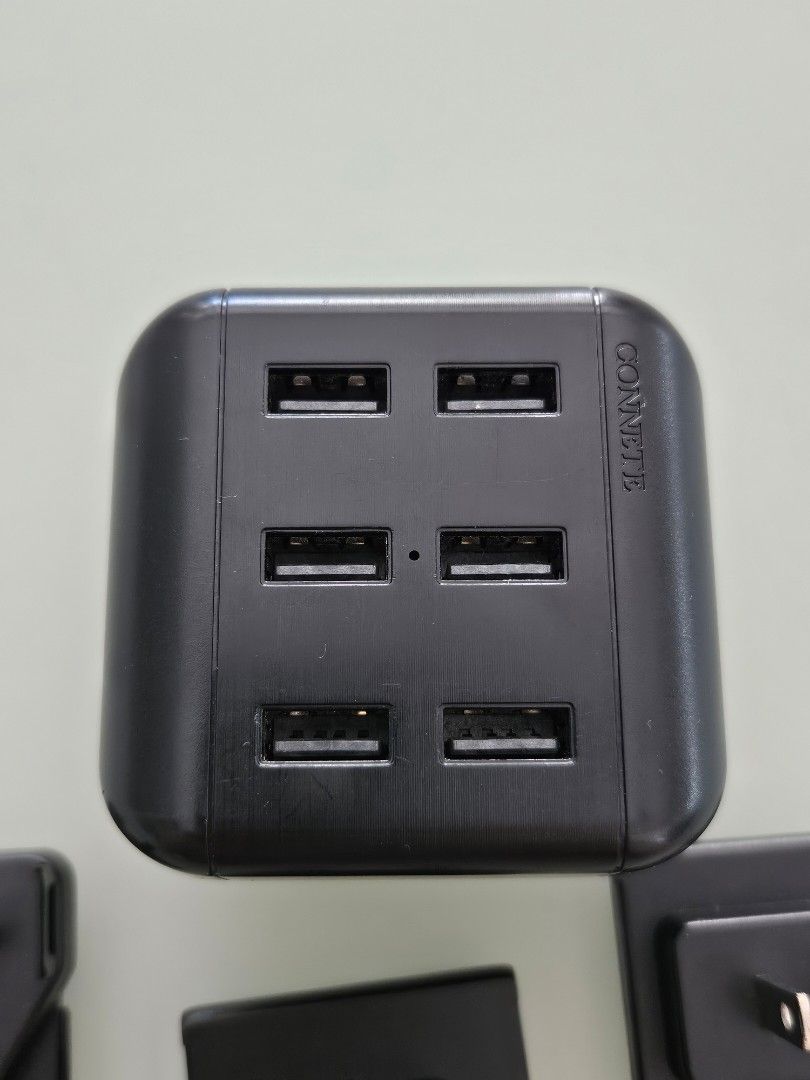 Multi-Port USB Travel Adaptor (Category: Chargers & Cables) located in San Pedro. Submitted by tennouplaysps (Listing ID 1431676031, Image 3). Description: Multi-Port USB Adaptor 6 x USB-A ports Power light indicator Output power: 35W Removable plugs for global usage Excellent working condition Rfs: decluttering Php 500 GCash or bank transfer Pick-up in Alabang area .