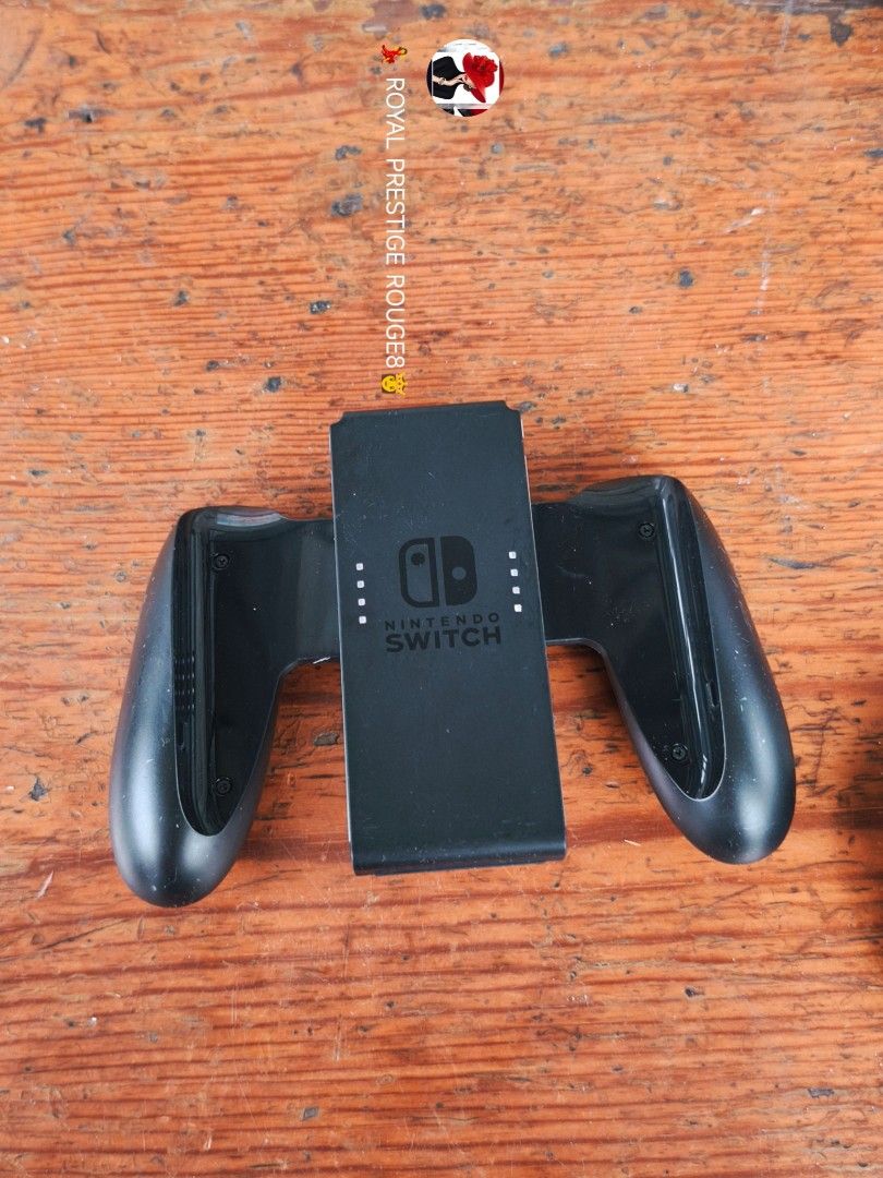 NINTENDO SWITCH CONTROLLER COMFORT GRIP (Category: Nintendo) located in Baguio. Submitted by royalprestigerouge (Listing ID 1431767026, Image 1). Description: .