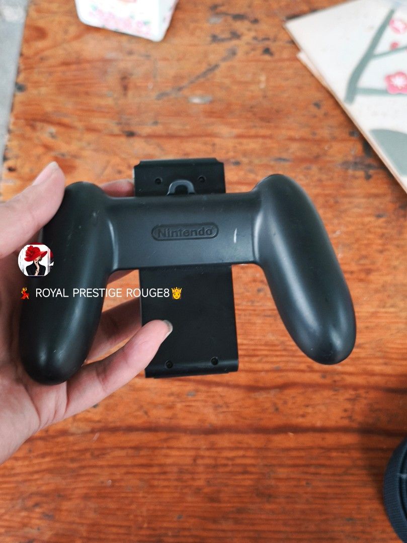 NINTENDO SWITCH CONTROLLER COMFORT GRIP (Category: Nintendo) located in Baguio. Submitted by royalprestigerouge (Listing ID 1431767026, Image 2). Description: .