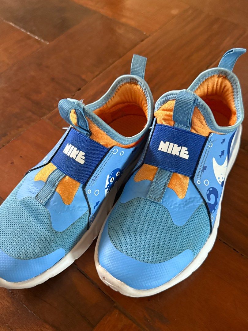 ORIGINAL NIKE SHOES US 1Y (Category: Babies & Kids Fashion) located in Taguig. Submitted by nicepreloveditems (Listing ID 1431728455, Image 2). Description: Needs little cleaning In very good condition ✨.