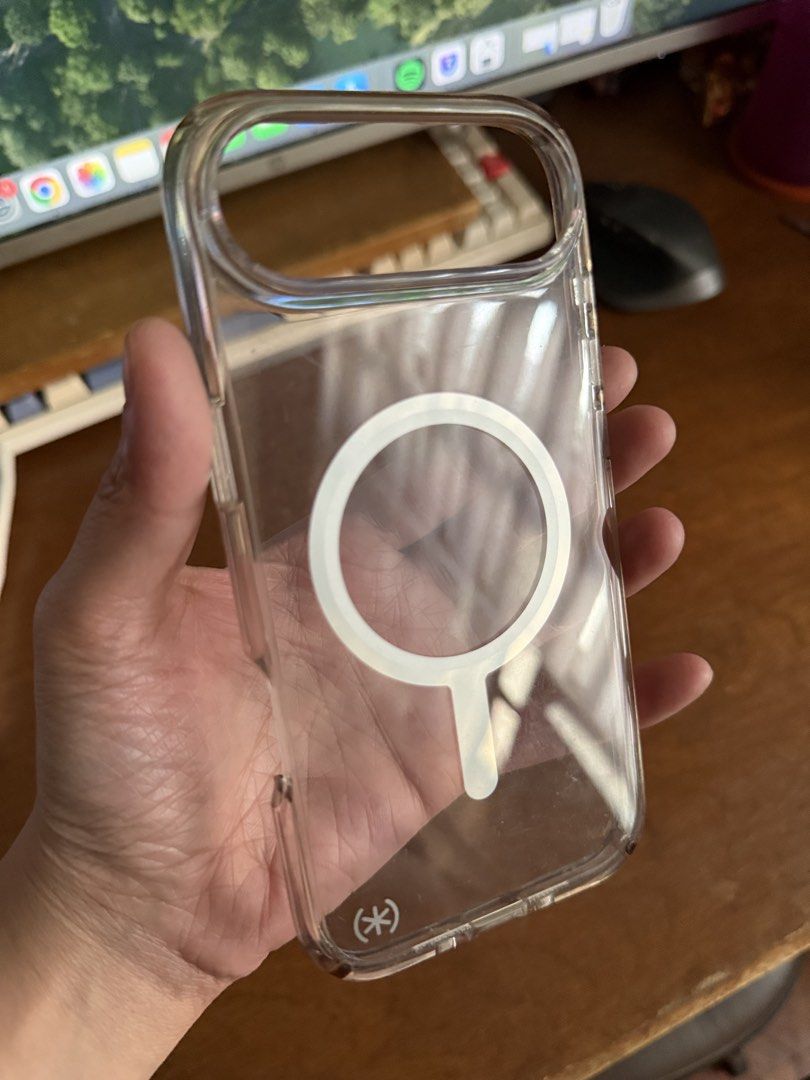 Original Speck MagSafe Clear Case for iPhone air (Category: Cases & Sleeves) located in Manila. Submitted by razelysonn (Listing ID 1431678309, Image 2). Description: FIXED - in great condition still binondo located .